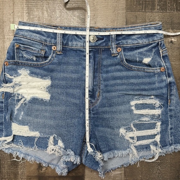 American Eagle Distressed Mom Jean Shorts size 0 - Picture 9 of 11